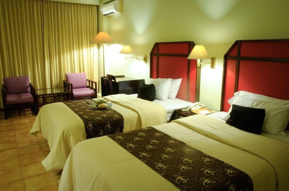 Mesra Business & Resort Hotel Samarinda Exterior photo