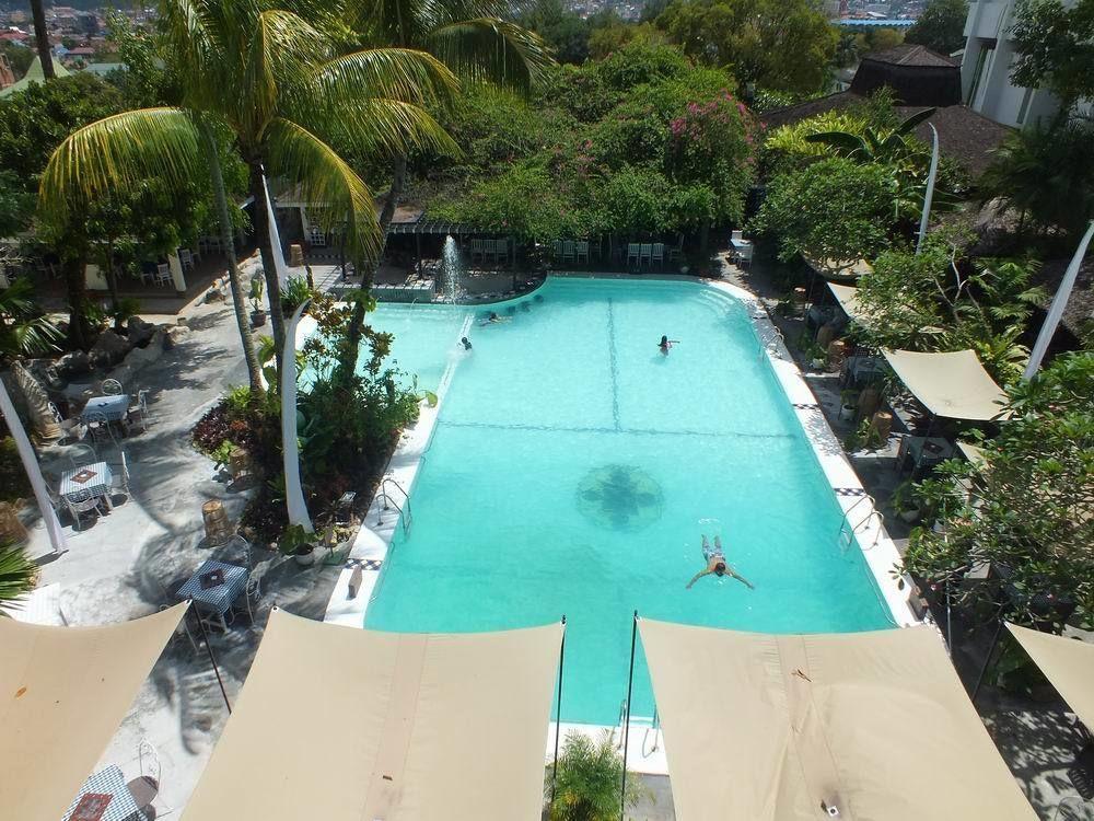 Mesra Business & Resort Hotel Samarinda Exterior photo