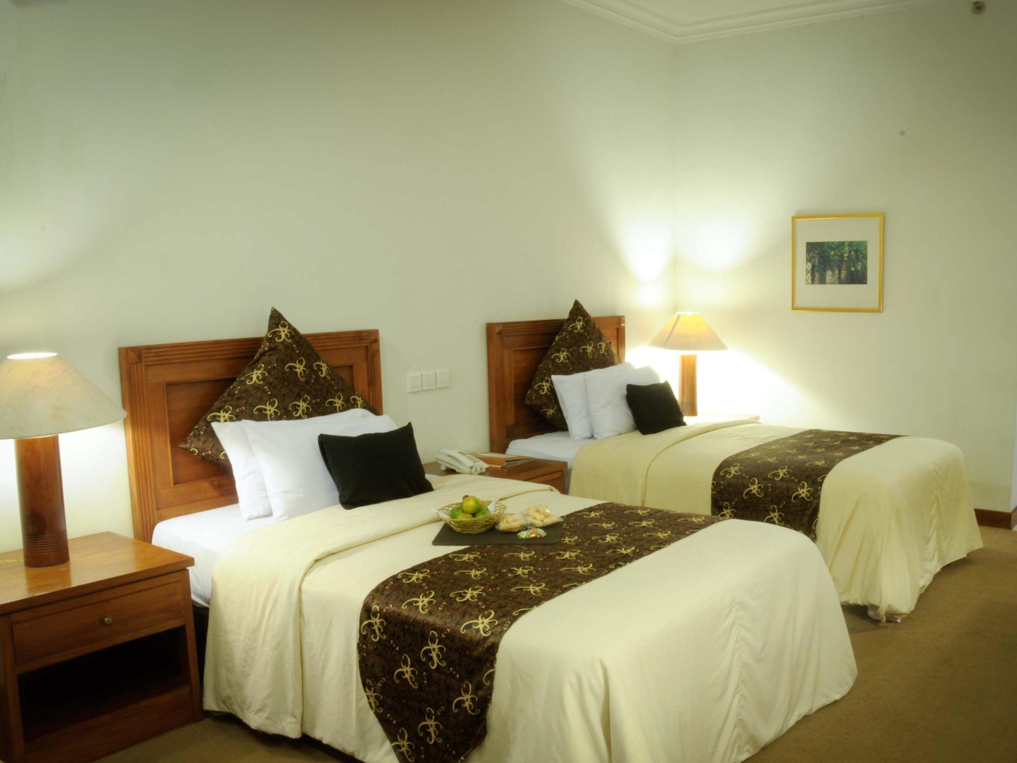 Mesra Business & Resort Hotel Samarinda Exterior photo
