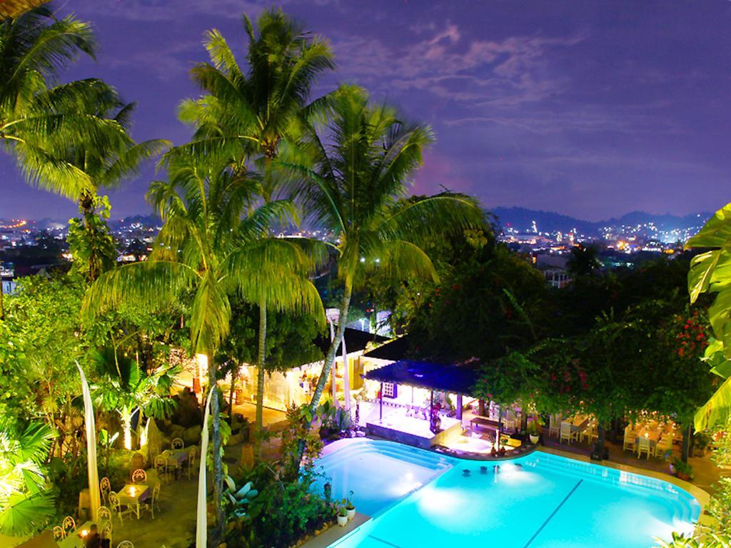 Mesra Business & Resort Hotel Samarinda Exterior photo