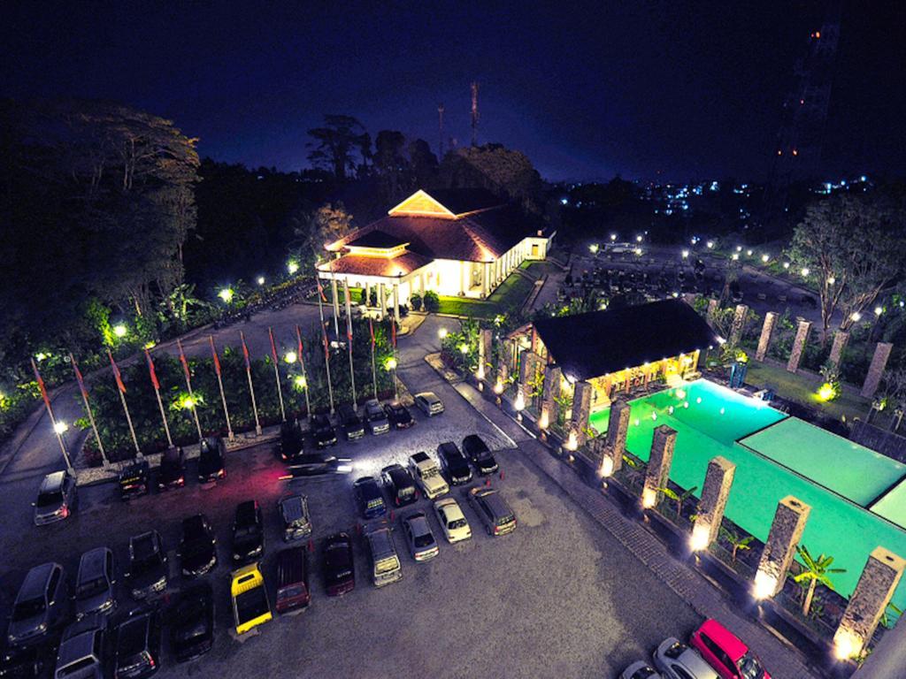 Mesra Business & Resort Hotel Samarinda Exterior photo