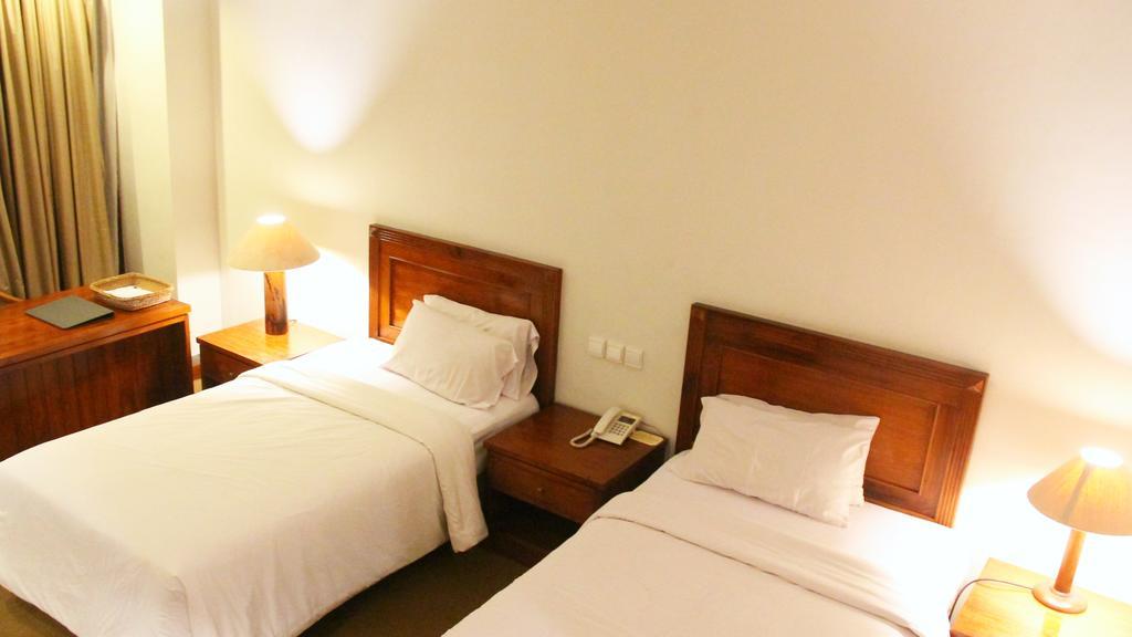 Mesra Business & Resort Hotel Samarinda Exterior photo