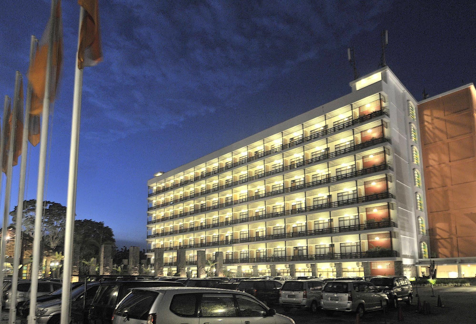 Mesra Business & Resort Hotel Samarinda Exterior photo